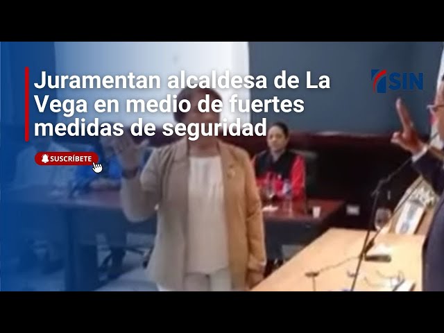 ⁣Juramentan alcaldesa de La Vega en medio de fuertes medidas de seguridad