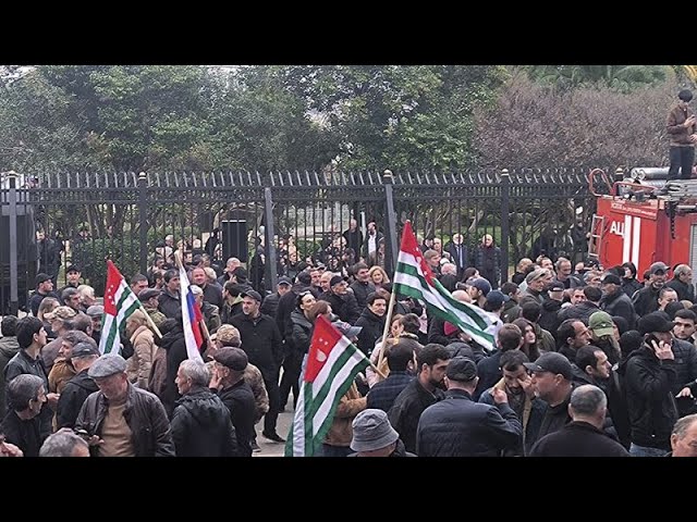 ⁣Protests erupt in Abkhazia over pro-Moscow property measure