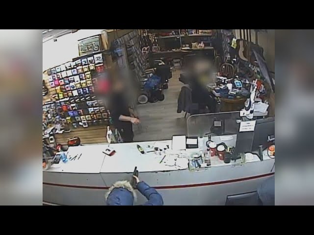 ⁣Brazen robbery of Winnipeg pawn shop caught on camera