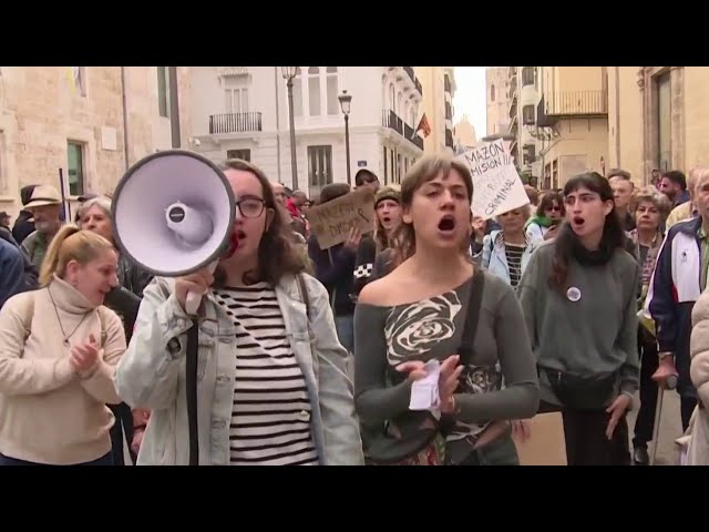 ⁣Spain protesters call for leaders to step down after deadly flooding