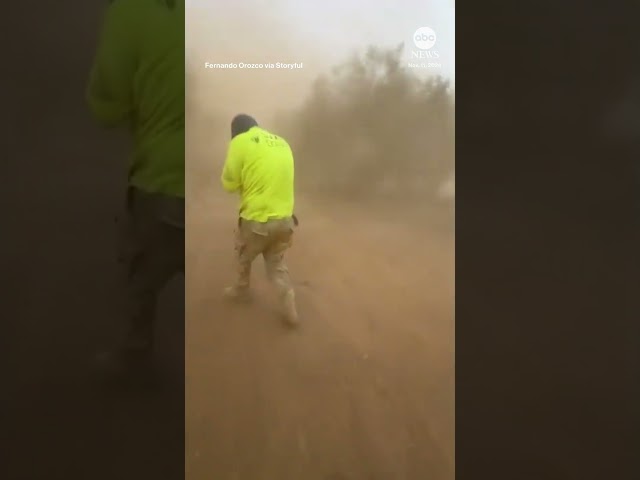 ⁣Powerful dust storm sweeps through central California