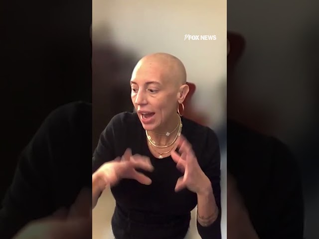 ⁣Woman living with alopecia reacts to 4B movement