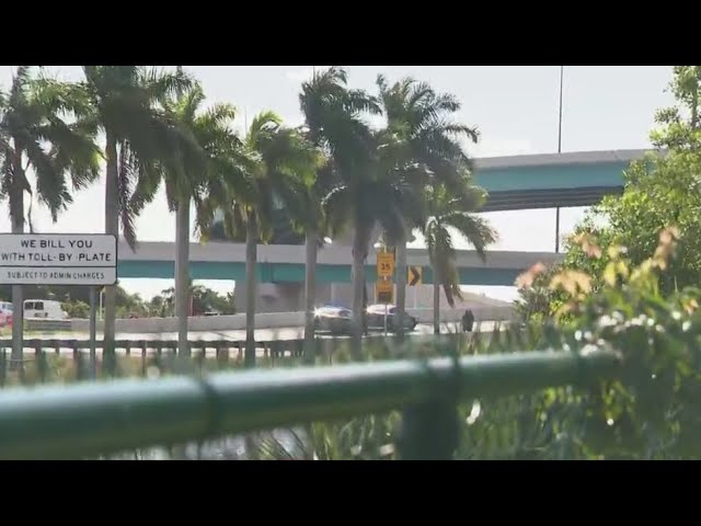 ⁣Motorcyclist dies after crash in Miami Gardens