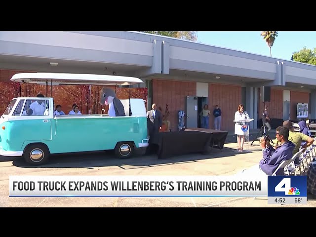 ⁣LAUSD unveils new food truck to teach students with disabilities