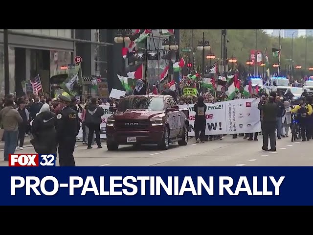 ⁣Pro-Palestinian rally marches through downtown Chicago