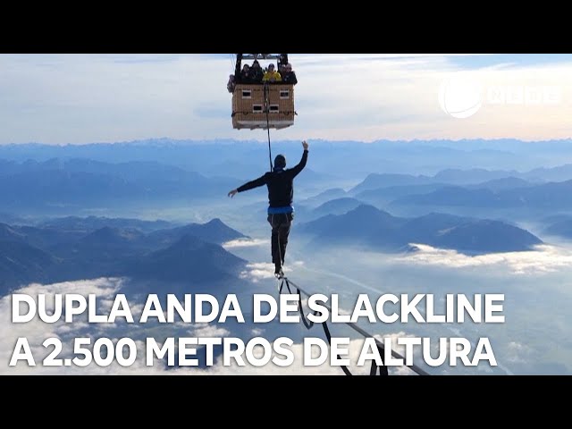 ⁣Dupla alemã anda de slackline a 2.500 metros e bate recorde mundial