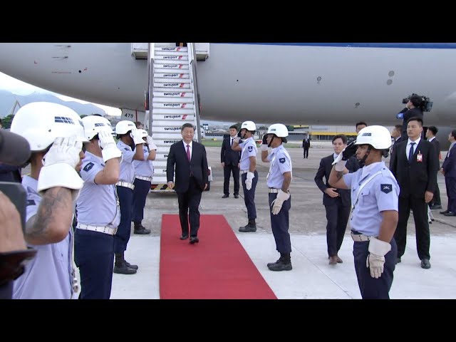 ⁣Xi Jinping warmly welcomed by senior officials on arrival in Brazil