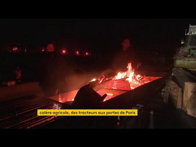 ⁣Colère des agriculteurs : des tracteurs aux portes de Paris