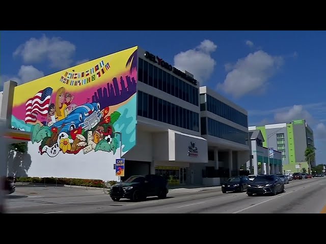 ⁣Del Toro Insurance y Kemper Auto presenta su nuevo mural: "Conectando Comunidades en Miami"