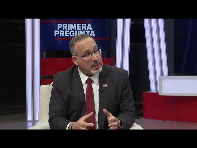 ⁣Primera Pregunta: Secretario de Educación federal