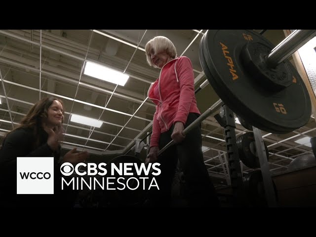 ⁣85-year-old prevents the development of osteoporosis through strength training