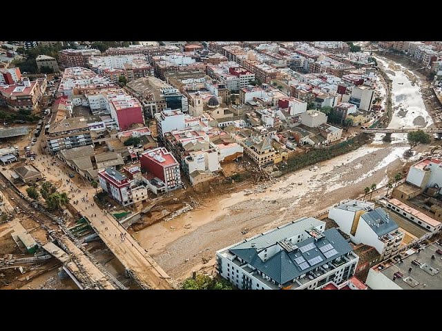 ⁣Efforts continue to clear sewage system following floods in Spain's Valencia region