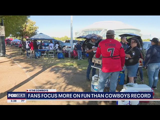 ⁣Tailgating fans focus on fun rather than Cowboys record