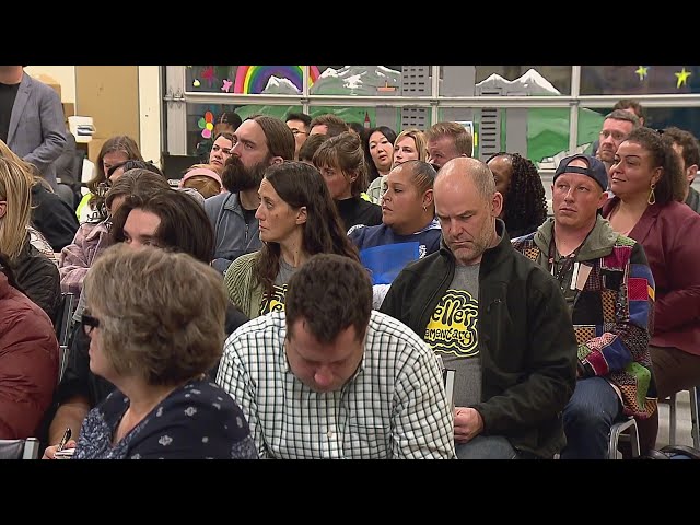 ⁣Parents speak at DPS meeting to address proposed school closures