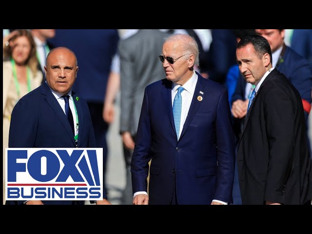 ⁣'OH MY GOD': Reporters panic after Biden misses G-20 photo op