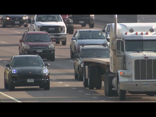 ⁣Colorado State Patrol warns against pedestrians using shoulders of highways as sidewalks