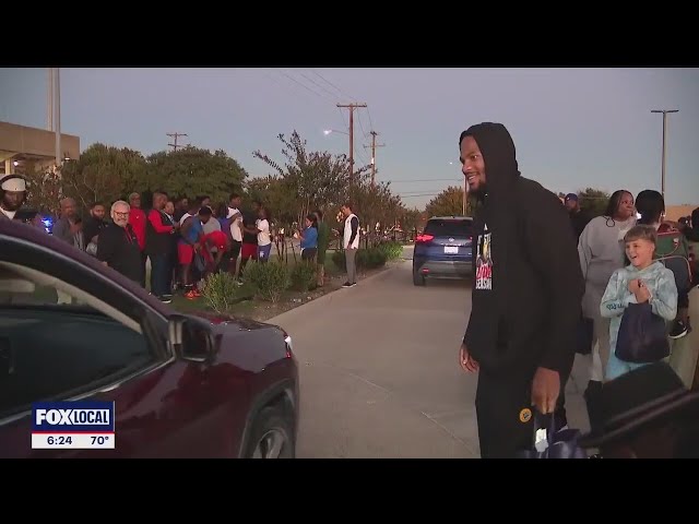 ⁣Cowboys stars Micah Parsons, Osa Odighizuwa partner with Duncanville ISD for turkey giveaway