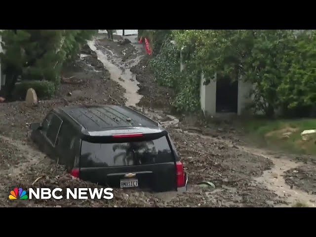 ⁣Atmospheric river set to bring rain and flooding to Pacific Northwest