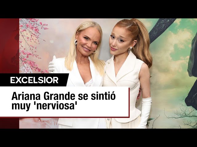 ⁣Ariana Grande se sintió 'nerviosa' cuando se sentó junto a Kristin Chenoweth en estreno de