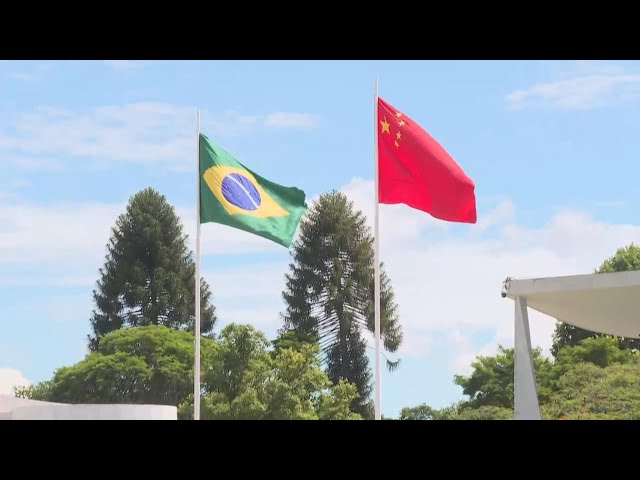 ⁣GLOBALink | Xi attends welcome ceremony held by Brazilian president