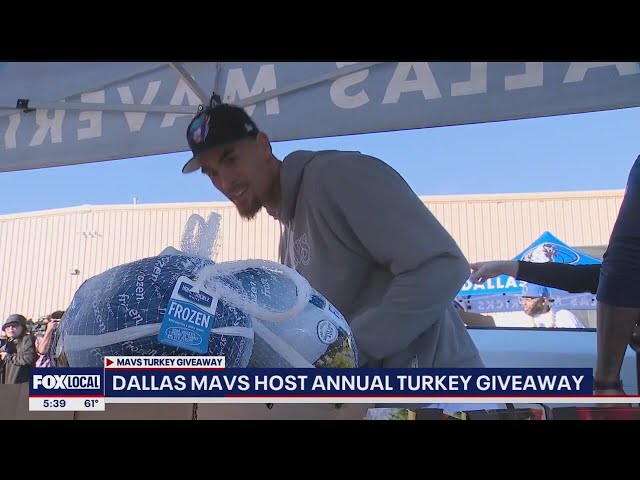 ⁣Dallas Mavericks host annual turkey giveaway