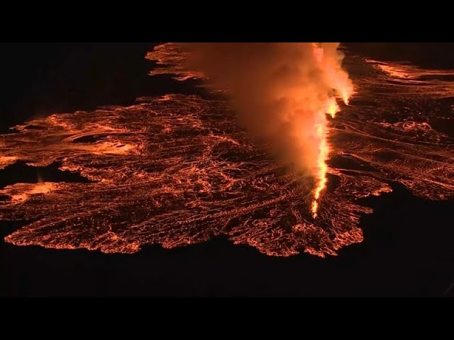 ⁣Spektakuläre Bilder: Auf isländischer Halbinsel Reykjanes sprudelt wieder Lava