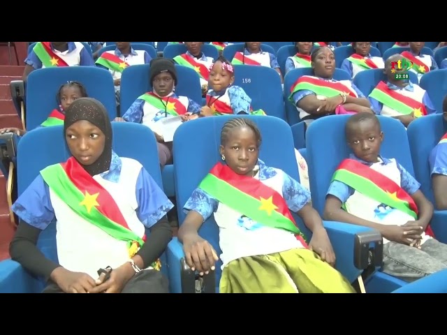 ⁣Le parlement des enfants visite l'ALT