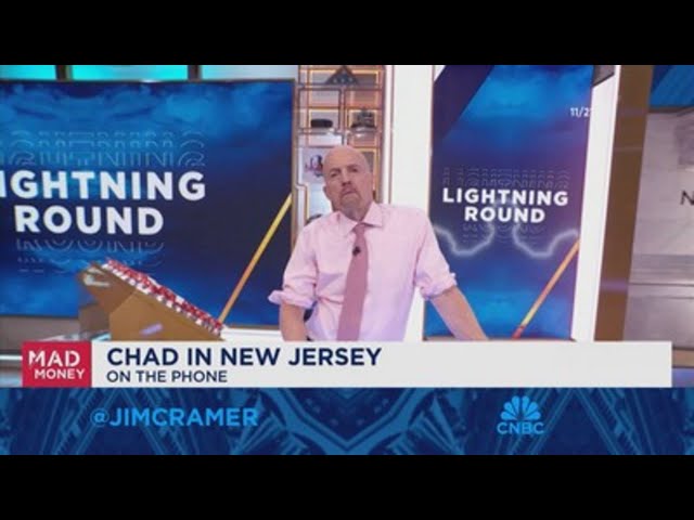 ⁣Lightning Round: I prefer to own bitcoin outright over Microstrategy, says Jim Cramer