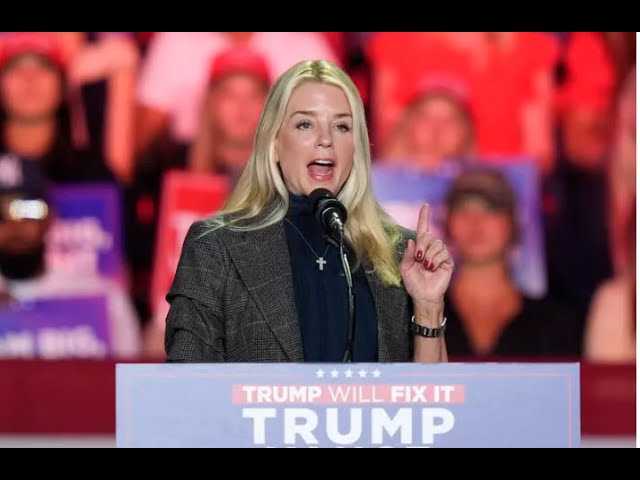 ⁣Qué saber sobre Pam Bondi, la nueva elección de Trump para secretaria de Justicia