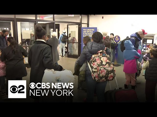 ⁣Flyers get an early start on Thanksgiving travel