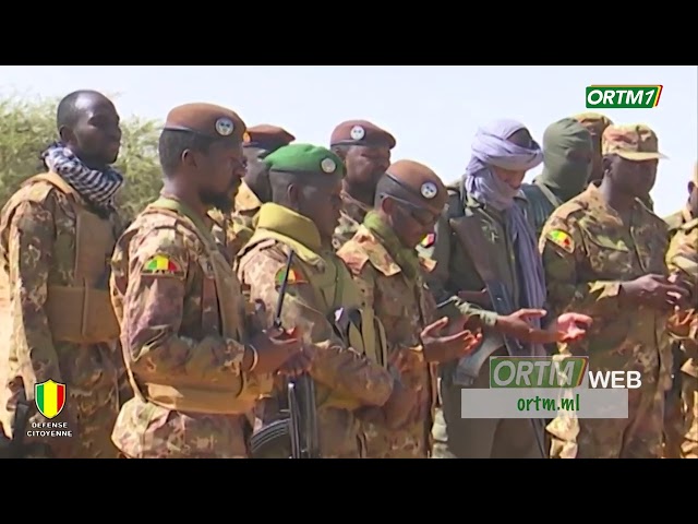 ⁣FAMa | AN 01 de la reprise de Kidal, visite au cimetière des soldats inconnus dans la ville de Kidal