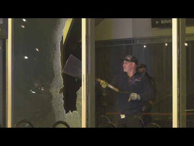 ⁣Windows smashed during anti-NATO protest in Montreal