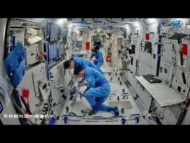 ⁣Shenzhou-19 crew conducts tasks after receiving supplies from Earth