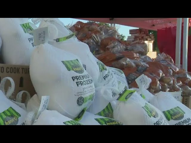 ⁣South Florida hosts turkey giveaways ahead of Thanksgiving