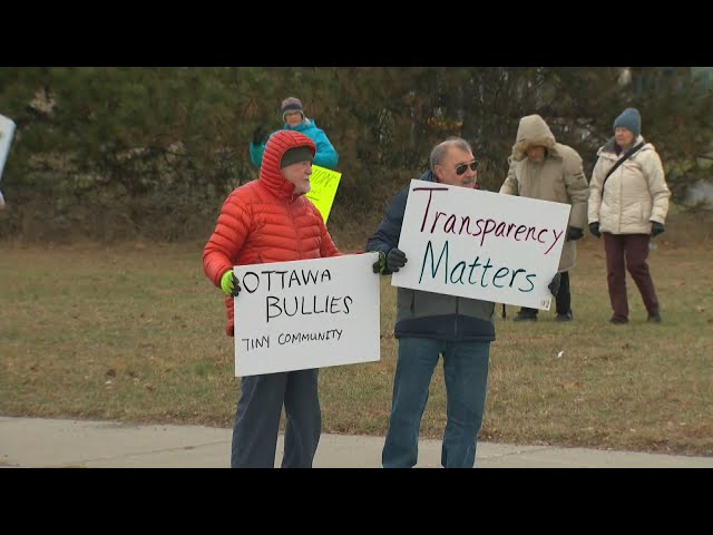 ⁣Dozens rally against plan to build shelter for asylum seekers in parts of Ottawa