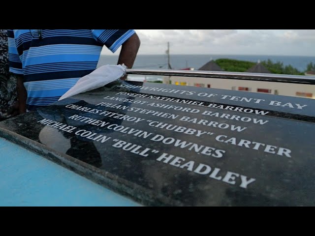 ⁣Plaque unveiled honouring boat builders of Tent Bay