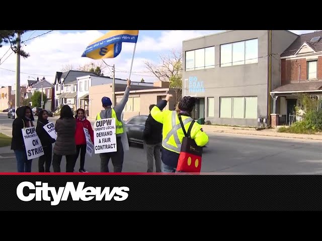 ⁣How will Canada Post strike impact letters to Santa?