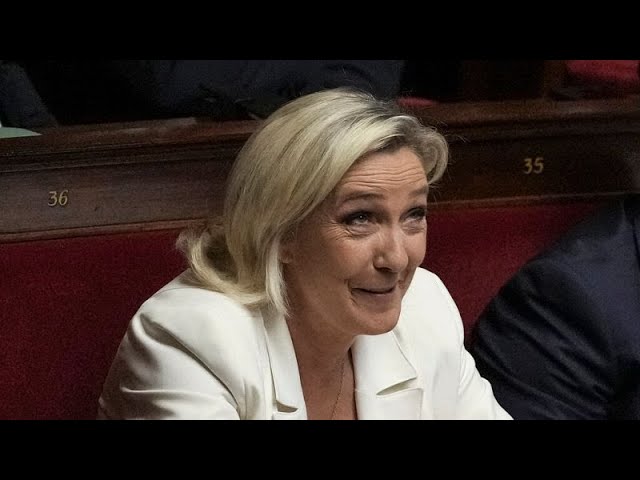 ⁣Le Pen droht französischer Regierung wegen Sparhaushalt mit Misstrauensantrag