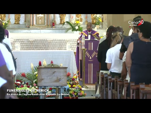 ⁣FUNERAILLES DE MERICK / EN DIRECT DE L'EGLISE SAINT JEAN BAPTISTE (LE MOULE)