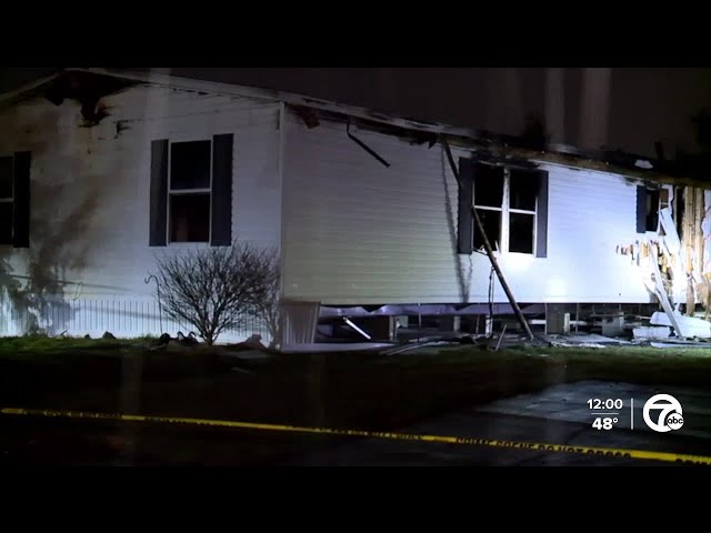 ⁣2 kids killed in fire at Canton Twp. mobile home