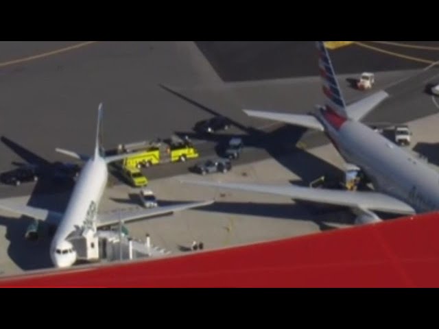 ⁣Planes clip wings at Boston airport as holiday travel begins