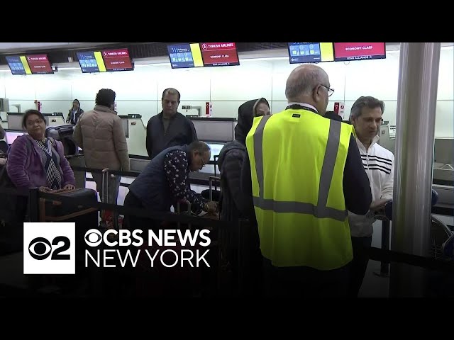 ⁣Delays already at Newark Airport as Thanksgiving rush starts