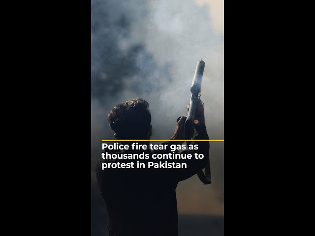 ⁣Police fire tear gas as thousands continue to protest in Pakistan | AJ #shorts