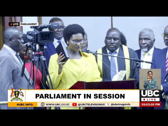 ⁣PARLIAMENTARY SWEARING: HON. GRACE AKIFEZA NGABIRANO SWEARS IN AS KISORO WOMAN MP