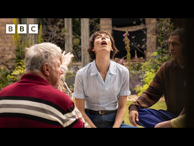 ⁣Claire and Kyle meet other people who can hear the hum - BBC