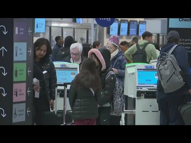 ⁣Holiday travel takes off at O'Hare