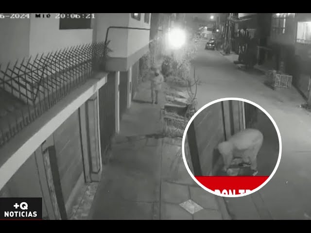 ⁣Harvey Colchado: difunden video en el que desconocido deja casquillos de bala en su casa