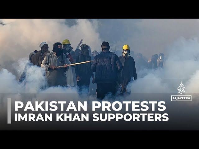 ⁣Pakistan protests: Security forces crackdown on Imran Khan supporters