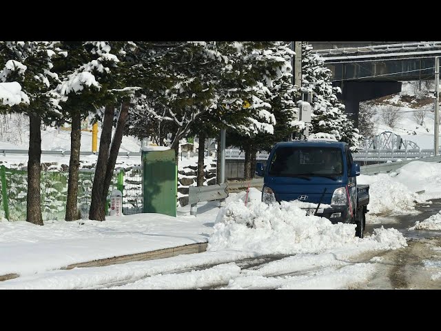 ⁣[센터웨더] 첫눈부터 폭설…내일까지 중부 최대 20㎝ 더 온다 / 연합뉴스TV (YonhapnewsTV)