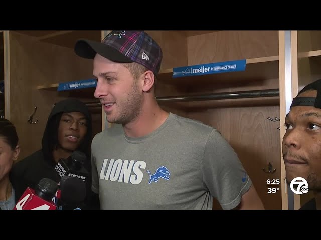 ⁣Jahmyr Gibbs and David Montgomery crash Jared Goff's media session